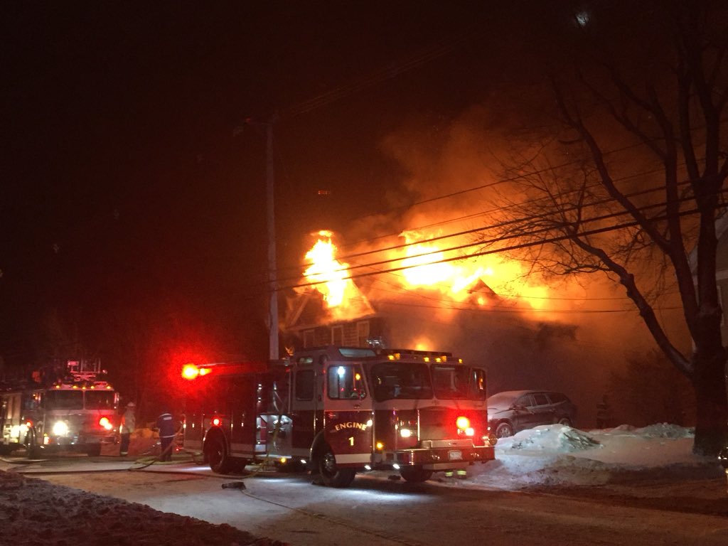 Rick_Sobey's tweet photo. Raging now on Andover Road in Billerica https://t.co/R97678OrFb