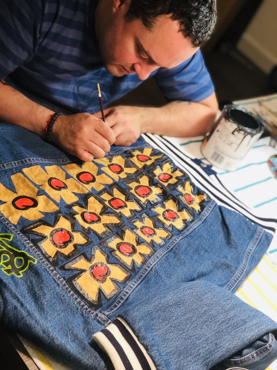 guscolors's tweet photo. Every detail counts ๐จ Stay tuned for this GusColors Leviโs Sun Jacket โ๏ธ @levis ๐
#sunjacket #guscolors #popart #popartist #guscolorsjacket #customjacket #sunlogo #sun #shiningsun #levis #customlevisjacket #levisjacket #customlevis #denim #getguscolored #idreaminpaint #miami https://t.co/Brxpal1cWv