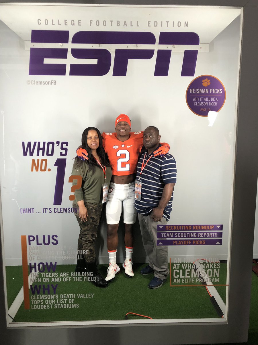 MDukes02's tweet photo. Had a great time down in Tiger Town with @ClemsonFB We appreciate all the love you guys showed. 💯 https://t.co/7WvZlmmMpj