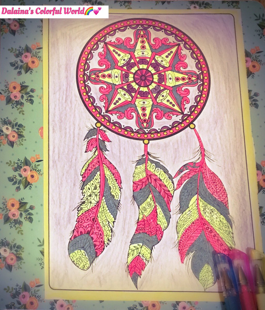 bonbonsandbooks's tweet photo. 9th color page of this year is done from the book #ColorInStyle using @coloritcom #glittergelpens #coloritcom #prismacolor #prismacolorpencils #adultcoloring #myhobbies #dalainascolorfulworld ๐๐ #dreamcatcher https://t.co/MunRJjNeOM