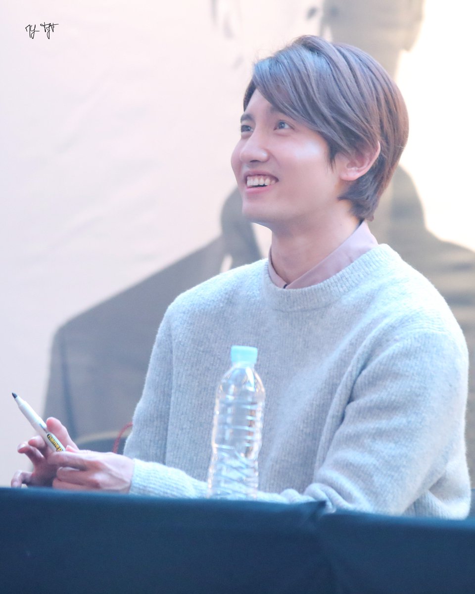 MY_TJF's tweet photo. 190113 東方神起 15th Anniversary Special Album 발매기념 여의도 팬사인회 

유노윤호(瑜鹵允浩) 최강창민(最強昌珉)
하고푼거(賀考分據) 삭다해라(數多該羅)

#동방신기 #東方神起 #U_Know #MAX #유노윤호 #최강창민 https://t.co/m8VtxUlyNk