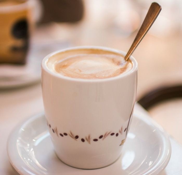 Cafeteriarp_'s tweet image. ⊸ Pedido: Um Macchiato e um croissant

⊸ De: Anônimo
⊸ Para: @FORFLOWR

Escolhi o Macchiato pois sempre foi o café que mais me instigou, assim como você vem instigando. (+)