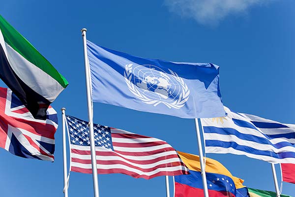 RVO_Innovatie's tweet photo. Actief in #IT, #Cybersecurity of #SmartPeacekeeping? Doe zaken met niemand minder dan de @UN! Ga tijdens het #EUPF in #NewYork in gesprek met een van de VN-inkoopexperts over de potentiële aanbestedingsopdrachten: https://t.co/gvKO9JUugg @NLinNY @MinBZ https://t.co/HqJtJuMp6g