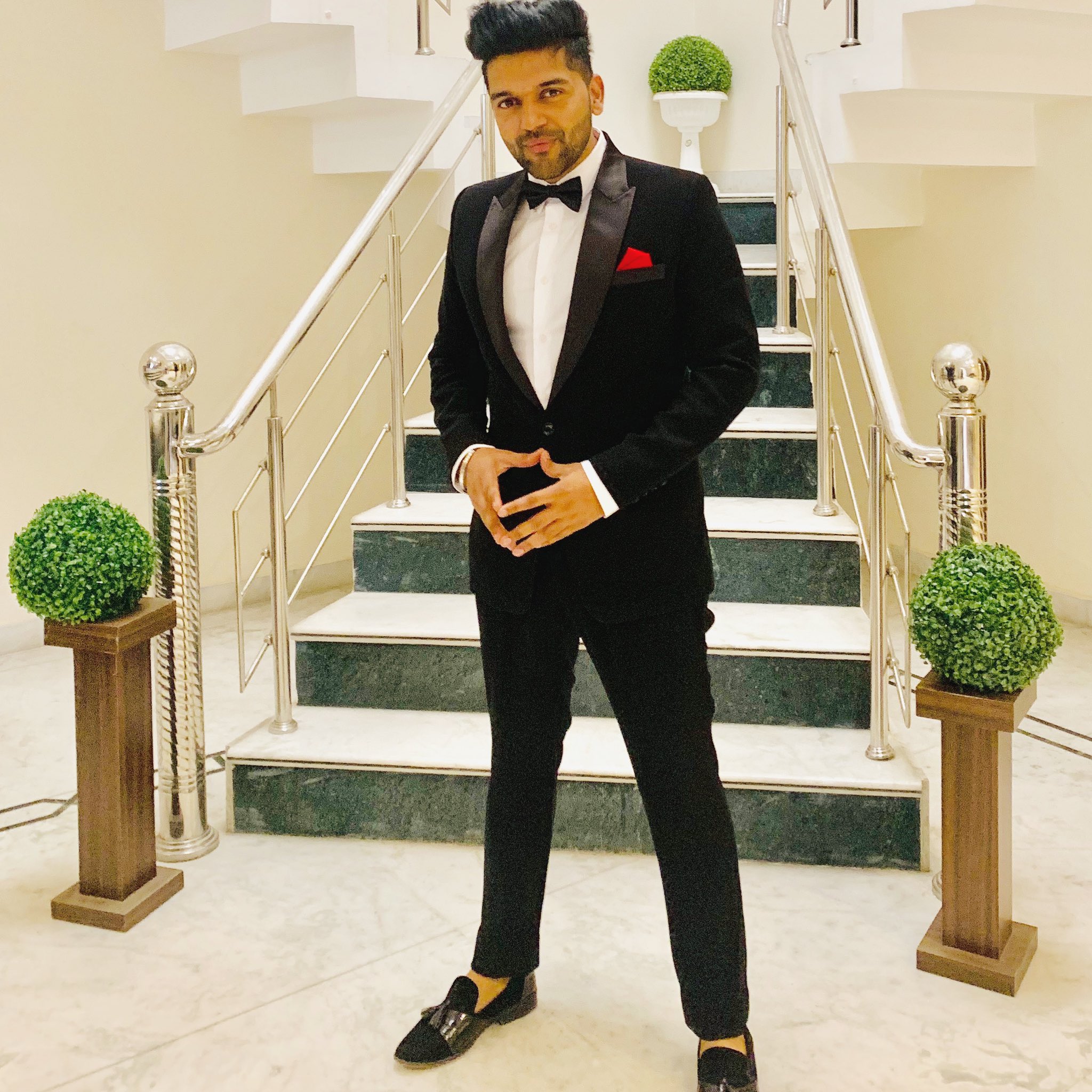 Guru randhawa white coat deals pant