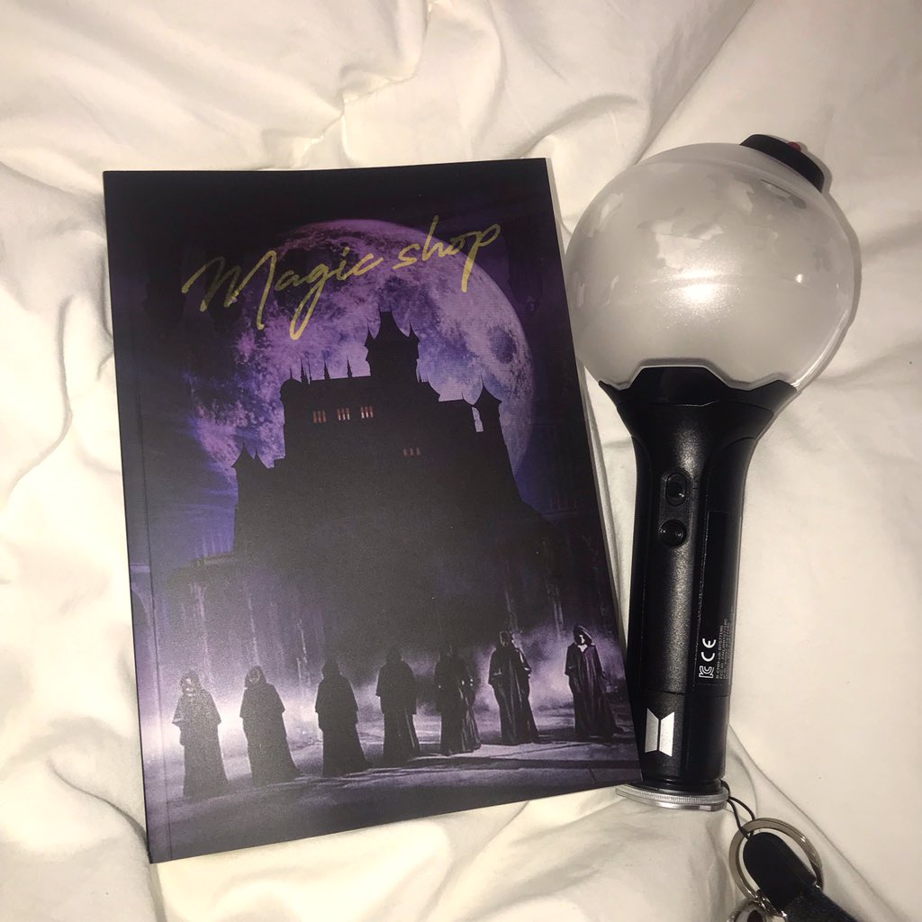 MagicShop_book's tweet photo. #MagicShop명언북 실물입니당 💜
실물이 훨씬 더 이뻐요 🤗
#방탄명언북 #방탄소년단명언북 #방탄 #방탄소년단 #명언북 #BTS #sayingbook #김남준 #김석진 #민윤기 #정호석 #박지민 #김태형 #전정국 #알티추첨 #magicshop #보라해 https://t.co/E21VgGYaEl