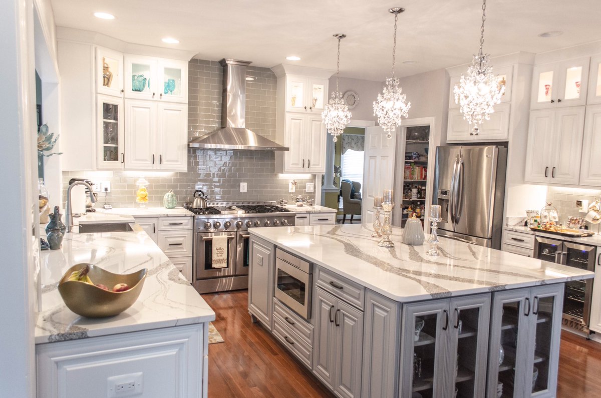 CraftKitchenbth's tweet photo. #waypointlivingspaces #kitchencabinets #craftkitchenandbath #Gorgeouskitchen #whitekitchen #greykitchen #kitchendesign #cambria #quartz https://t.co/dU7qsWF5pe