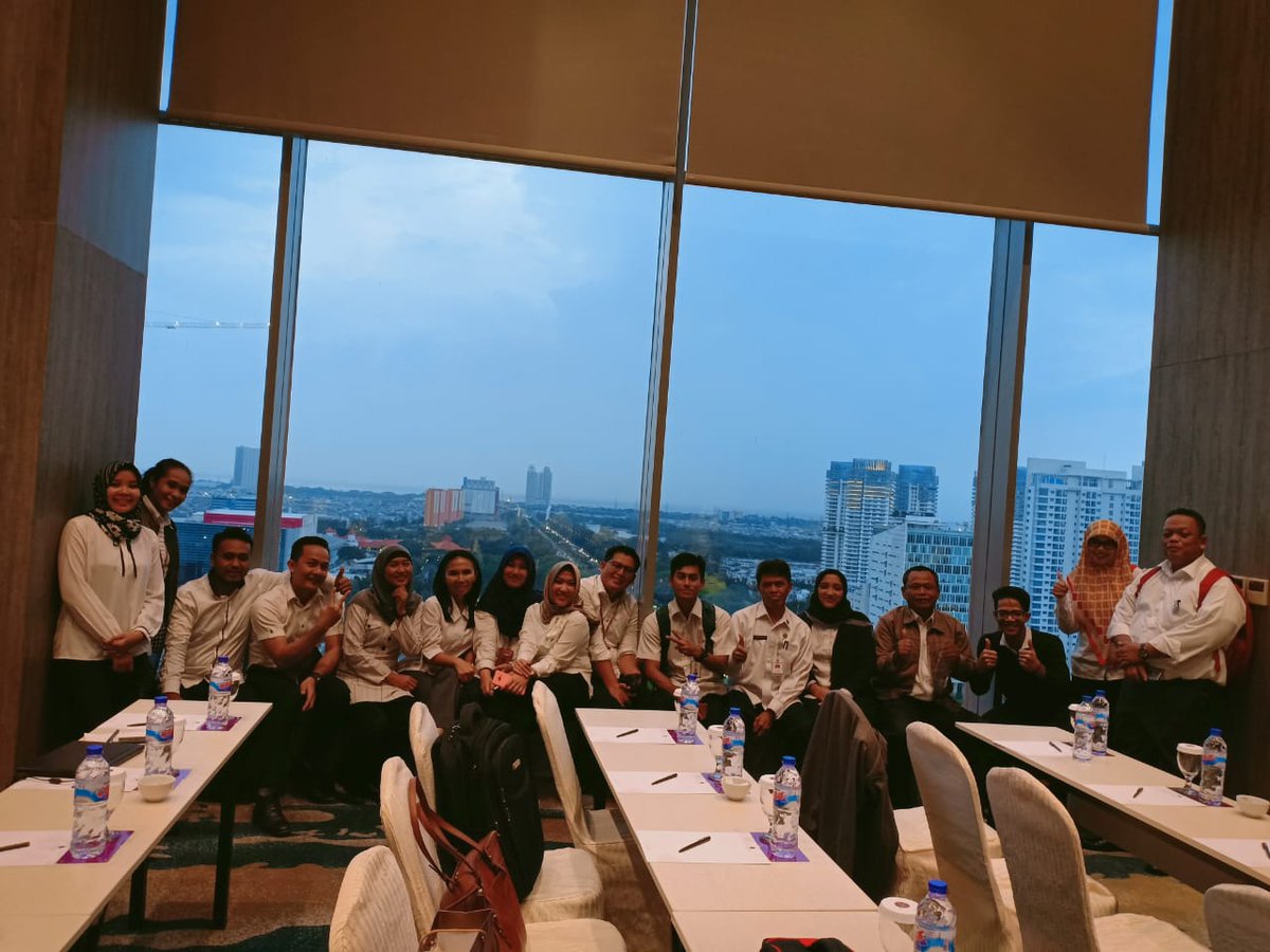 ditpsdmpdt's tweet photo. We Are Directorate of Human Resource Development #DitjenPDTLebihBaik #Kemendesa #mulaidaridesa #psdm #desamembangun #inovasidesa #RakerPDT https://t.co/F518Gd3hcK