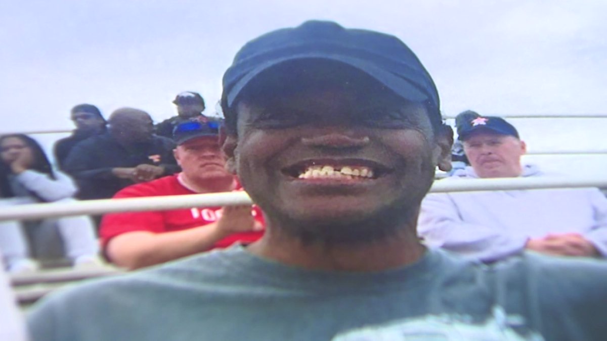 KPRC2's tweet photo. HAVE YOU SEEN HIM? 59-year-old diabetic man missing after getting on bus to visit friends https://t.co/qaNh9ZtuqK #kprc2 #HouNews https://t.co/81YiTsBtlZ