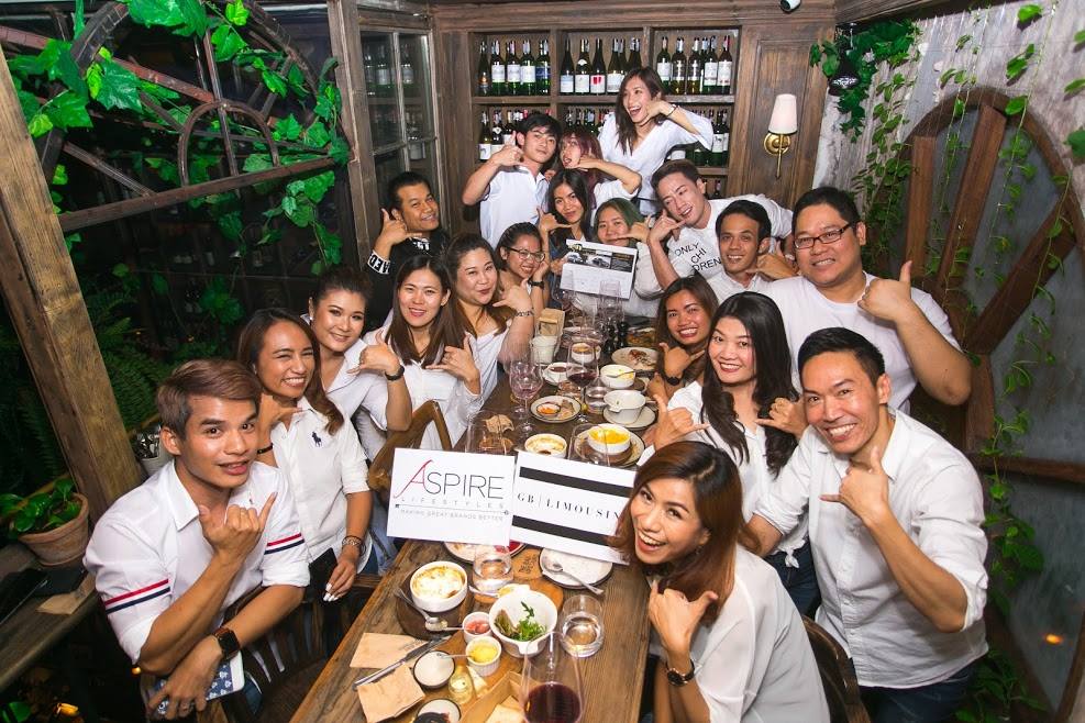 TheAspireLife's tweet photo. When you have a rewarding day at work and you just want to share the happiness with your team. Greetings from our Thailand team, celebrating a new partnership! #teamgoal
Check out opportunities to deliver #extraordinaryeverytime with us at https://t.co/D7Vt6PjgA7 https://t.co/kyn6Jmt99O