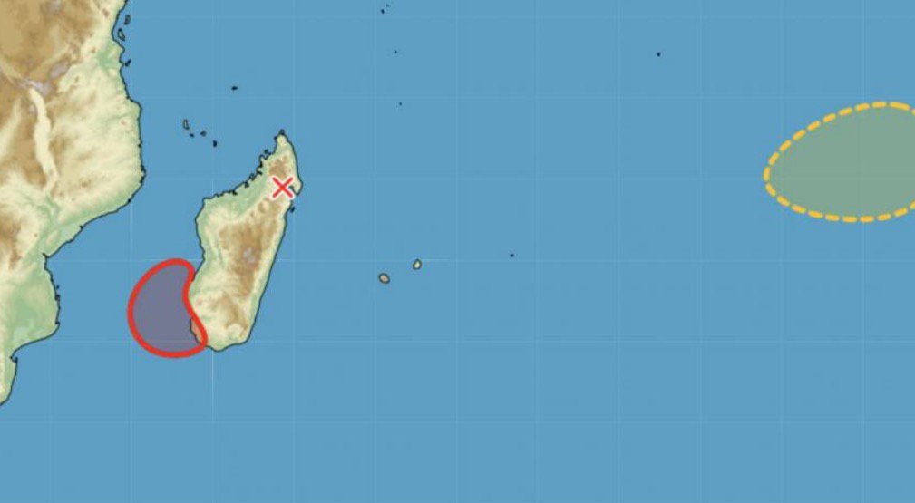 Clicanoore's tweet photo. Une ou plusieurs tempêtes pourraient se former ces prochains jours dans l’océan indien. #LaRéunion #Météo https://t.co/Y8Dv5wwov5 https://t.co/QkEj2dLdo6