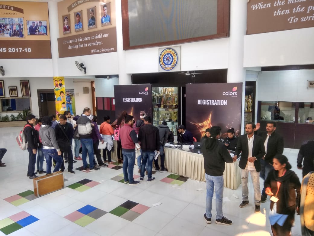 OWE_Delhi's tweet photo. Delhi, you were amazing! We were super stoked to see such an overwhelming response at #RisingStarIndia - Delhi Auditions. Huge crowd, immense talent and phenomenal energy of Delhiites warmed us up on a chilly winter morning. 

#Optimystix #colorstv #OneWorldEntertainment #Event https://t.co/ok7veQzYmm