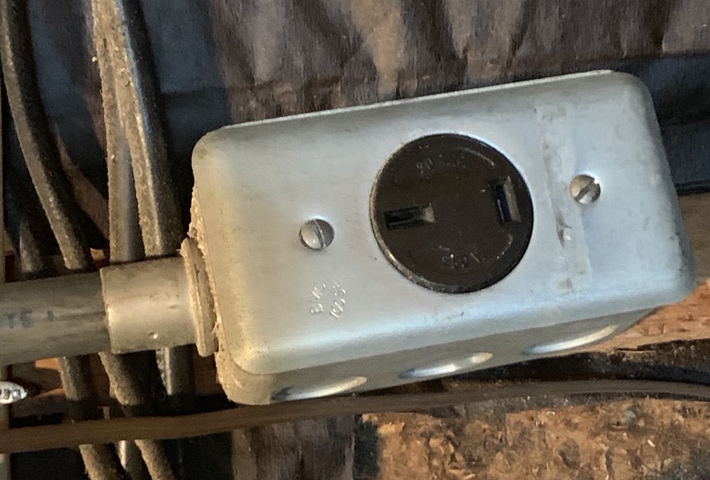 jonahedwards's tweet image. Nope nope nope #FullStackEngineering