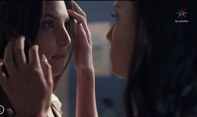Herhzd's tweet photo. Como así 😍 que momento más tierno ❣️ #Juliantina #AmarAMuerte 

FREE JULIANTINA https://t.co/cuaDYwugyH