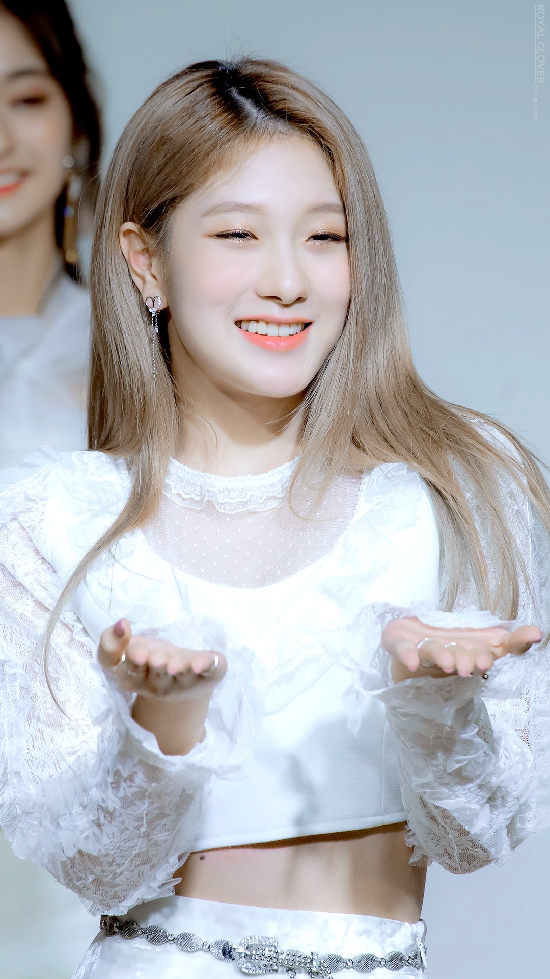 DxfRxMJVYAUKoGe.jpg:large