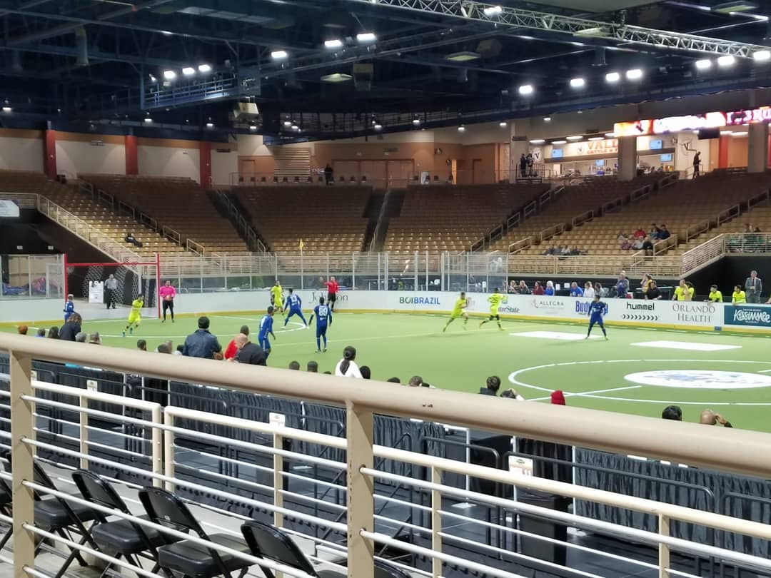 Wolfman_James's tweet photo. So yeah, indoor soccer is a lot of fun. It's basically a mix of soccer and hockey and I'm all for it. High scoring, fast paced, and physical. Great win for the @MCOSeaWolves! #orlandoseawolves #masl https://t.co/ZGOM7VsybC