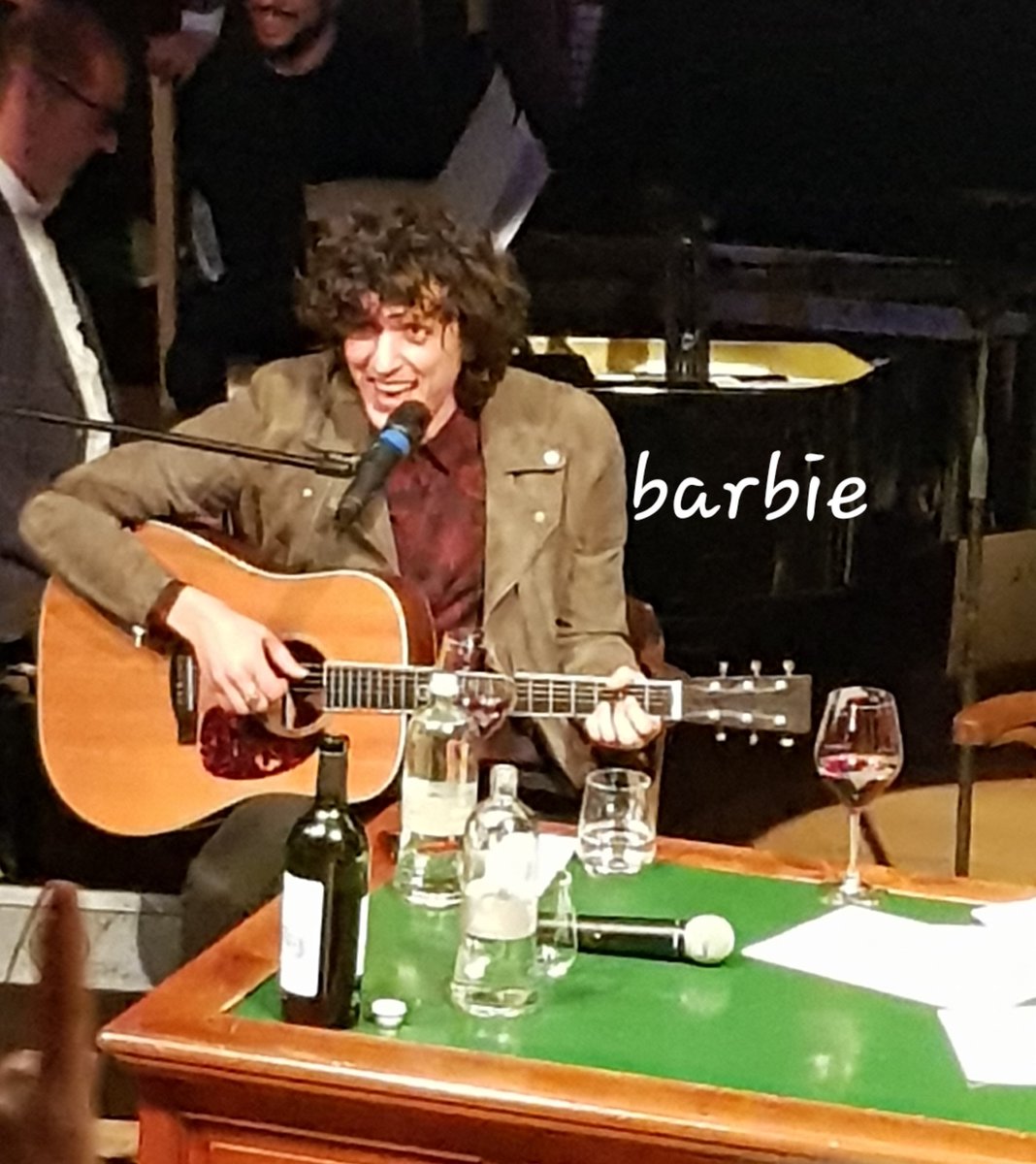 BarbaraSegaler1's tweet photo. #FondazioneMirafiore #LeStradeDellaParola #ErmalMeta parla canta e incanta..una delle più alte forme di espressione concentrate in un solo uomo..grazie x averci arricchito ancora una volta..❤ https://t.co/UL3lq1jit3