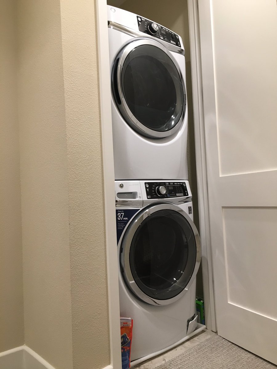 yaquapril's tweet photo. When your dryer is too tall for you
#ah #lonelysocks https://t.co/GqSr4t3Ufi