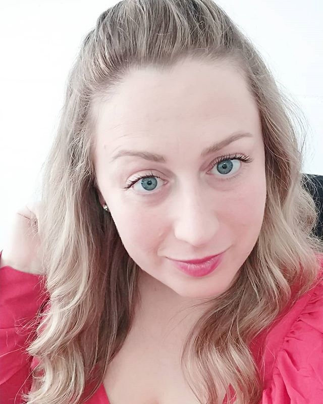 siberiana_gamer's tweet photo. There is a shade of red for every woman ❤️
•
#makeportraits
#instagram
#instagood
#instapic
#instagramers
#model
#fashion
#outfit
#follow
#instadaily
#photography
#photooftheday
#fashionblogger
#blogger
#bloggergram
#influencerlife
#infl… https://t.co/udPQfIk1Ie https://t.co/cTE4I1jtQ5