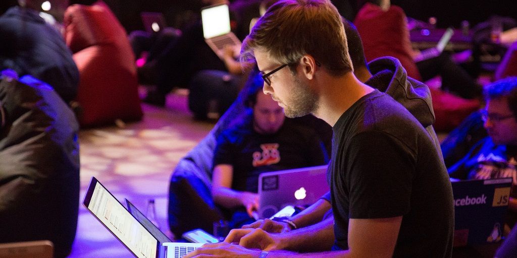 Seid Ihr Visionäre und Blockchain-Enthusiasten? Gute Nachrichten: Die Anmeldung zum 2. Blockchain HACKATHON in Stuttgart der <a href="/bwcon_info/">bwcon</a>, den wir als Silbersponsor unterstützen, ist ab sofort offen! Jetzt anmelden: 
buff.ly/2TXChB1

#hackathon #IoT #blockchain #0711