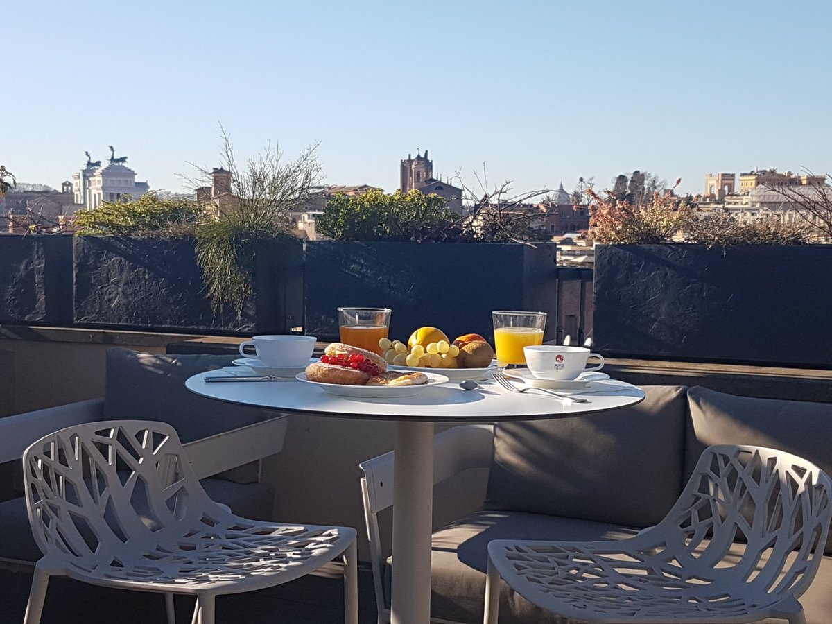 gomierolaura's tweet photo. @909_lli @f0l__ :) that is not Monti Palace Hotel!
This is Monti Palace Hotel Rome! https://t.co/PochuSMDtt