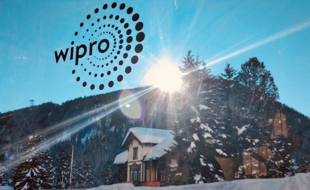 pattybrown65's tweet photo. View from the Wipro Studio #DavosDirect https://t.co/AkH4a93hmS