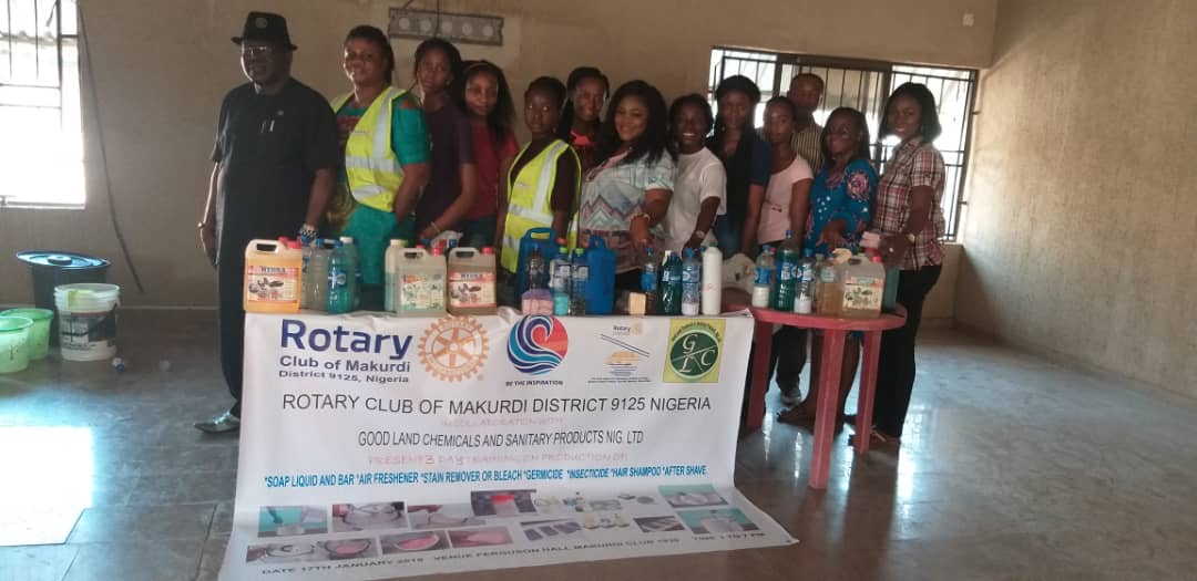 RotaryClubMkd's tweet photo. Skill acquisition training organized by the Rotary Club of Makurdi. 
Trained 40 persons in various skills. https://t.co/sn5zG7B26A