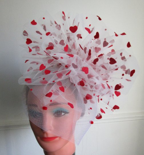 LinmiRMillinery's tweet photo. 'Queen of Hearts' tulle and crin fascinator.⠀
#LinmiR #madewithcraft #uniqelydifferent  #vintage #valentine #bride #bridalmillinery  #millineryartist  #hats #London #handmade  #fashionaccessories #craft  #bride #wedding #accessories #hairandmakeup #bridal #bridalhairstyle https://t.co/pstHs5HPsZ