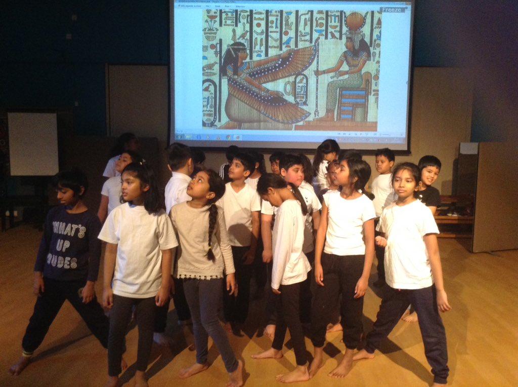 BJ_DanceTeacher's tweet image. Year 4 Timor class are creating a time machine to go back to the past. #History #CreativeDance #Dance #education #schools #TowerHamlets