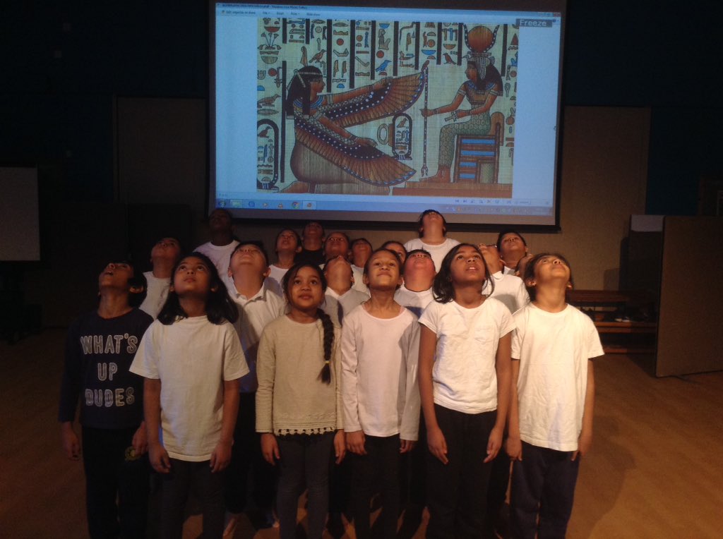 BJ_DanceTeacher's tweet image. Year 4 Timor class are creating a time machine to go back to the past. #History #CreativeDance #Dance #education #schools #TowerHamlets