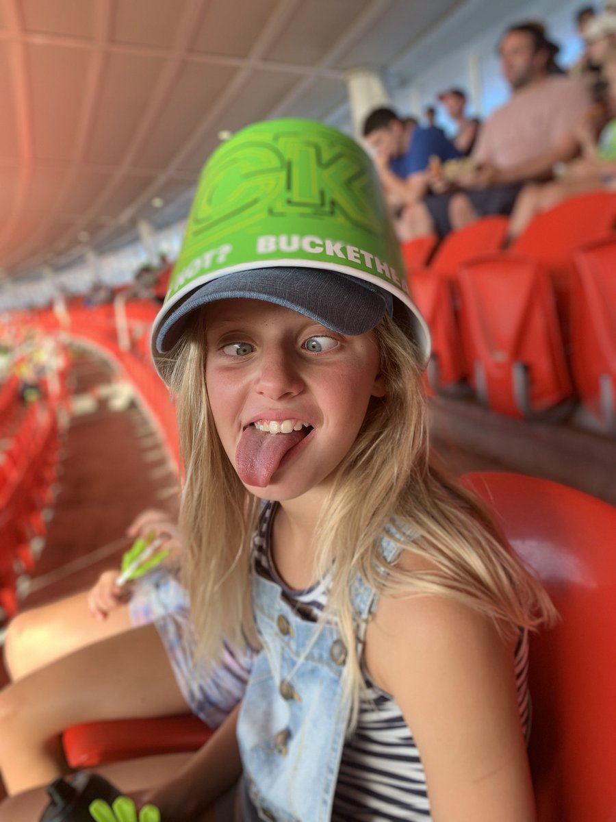 Beautiful bucket head! #ThunderNation <a href="/ThunderBBL/">Sydney Thunder</a>
