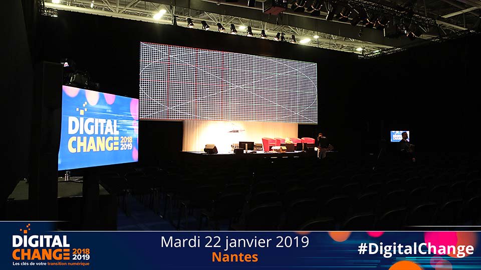 Digital_Change_'s tweet photo. [#DigitalChange] 🔴 Si vous n'avez pas la chance d'être présent à @Exponantes aujourd'hui ou demain, vous pouvez – en plus du #Livetweet – suivre les ateliers, conférences et tables rondes en #streaming sur #Youtube 📽 #TransfoNum C'est par ici… https://t.co/TVYHESKkBF https://t.co/kRzGJ9G8Tn