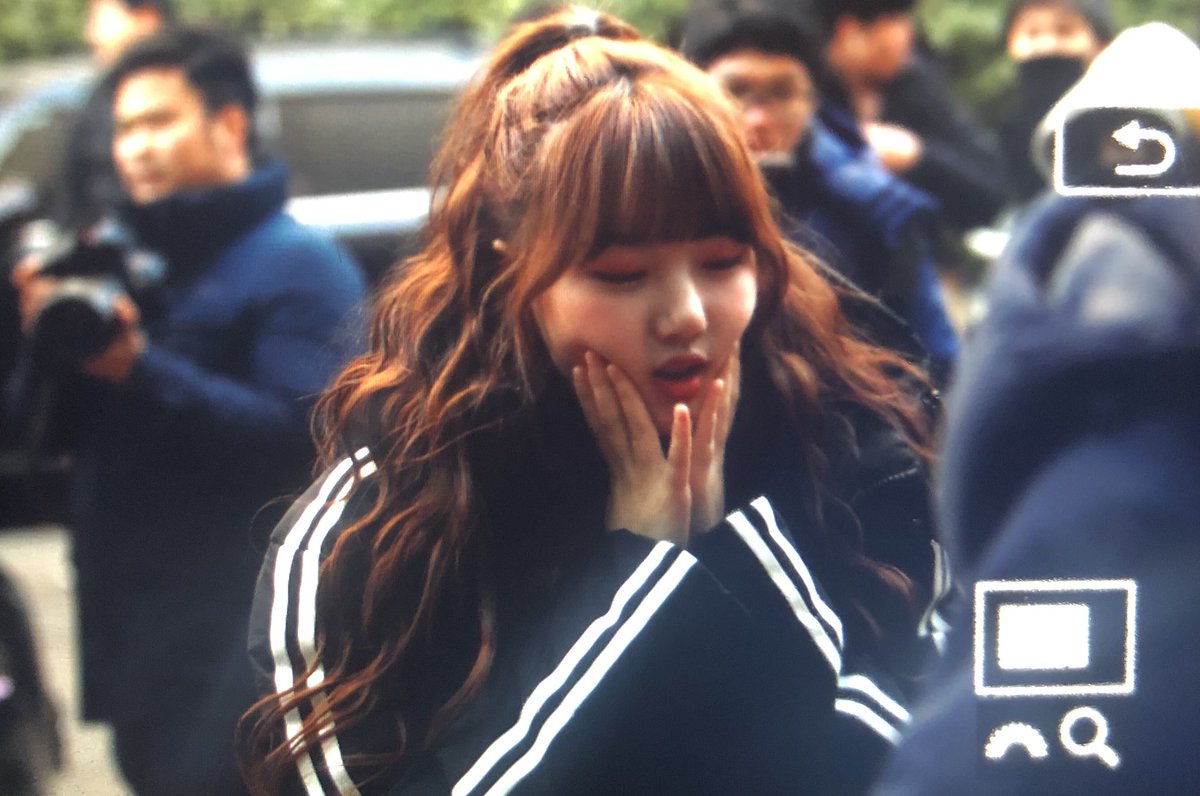 190122 열린음악회 출근 프리뷰

#여자친구 #예린 #GFRIEND #YERIN
<a href="/GFRDofficial/">여자친구 GFRIEND</a> <a href="/GFRDofficialJP/">GFRIEND JAPAN OFFICIAL</a> 

예리니 졸려(˃̣̣̣̣︿˂̣̣̣̣ )
