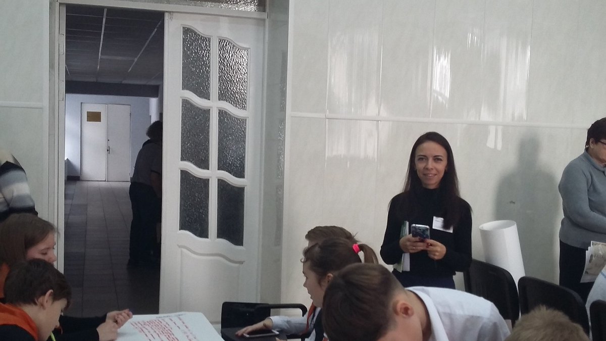 Пока на #МетаОлимпиада2019 команды представляют решение первого задания, эксперты из #Гимназия216Дидакт #СетеваяШколаРосатома продолжают анализировать задание