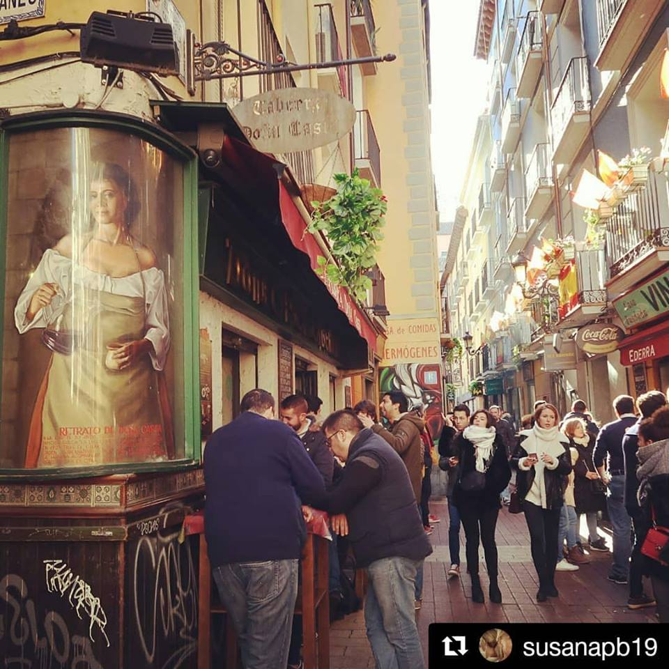 Good morning😊!
This winter Tuesday we invite you to taste the best gastronomy of #Zaragoza, in areas so fabulous as #ElTubo, San Miguel or La Magdalena 🍛🍤🍷🍻.

📷: Thanks to IG susanapb19 for sharing this picture 😉.
#ZGZ❤️#VisitZaragoza #TastingSpain