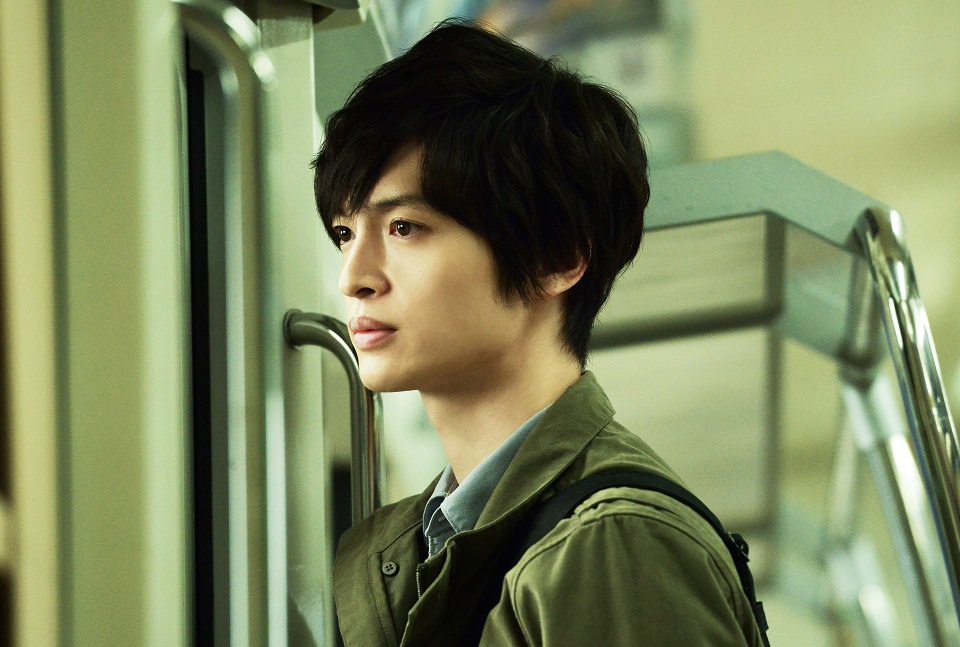 paralove_movie's tweet image. ✨場面写真初解禁✨

#玉森裕太 さんご自身も印象的なシーンとして挙げている、映画冒頭の電車内でのカット🚃

「あのシーンですべて語られている映画だと言っても過言ではない」と #森義隆 監督が語る重要な一場面です‼️

#映画 #パラレルワールド・ラブストーリー
#パララブ #吉岡里帆 #染谷将太