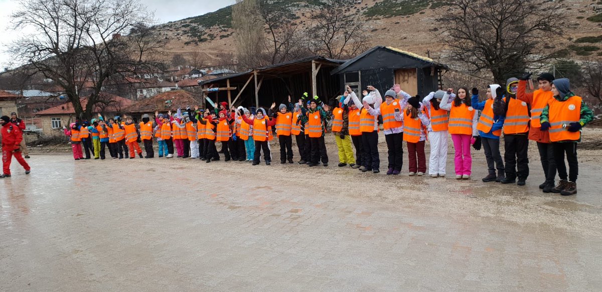 Sömestir Kış ve Kayak Kampımızdan anlık görüntüler instagram hesabımızda. Hala takip etmediyseniz <a href="/akutdogadayasam/">AKUT Doğada Yaşam</a>