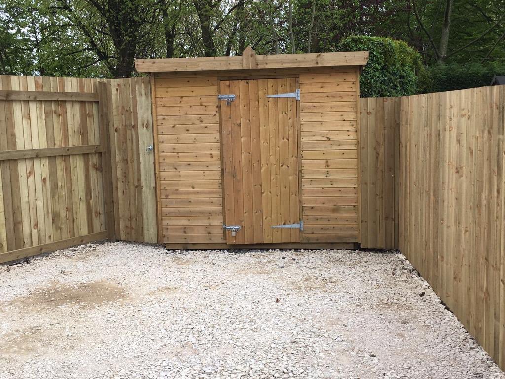 CreationsGrass's tweet photo. Some more before and after pictures from a summer install.
Email or DM us for details or a no obligation quote.
#outdoorliving #artificialgrass https://t.co/QW5dBqEOWi