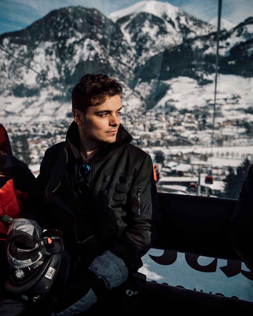 MartinGarrix's tweet photo. Amazing last day on the slopes 🏂⛷ https://t.co/LbGD57m3cA
