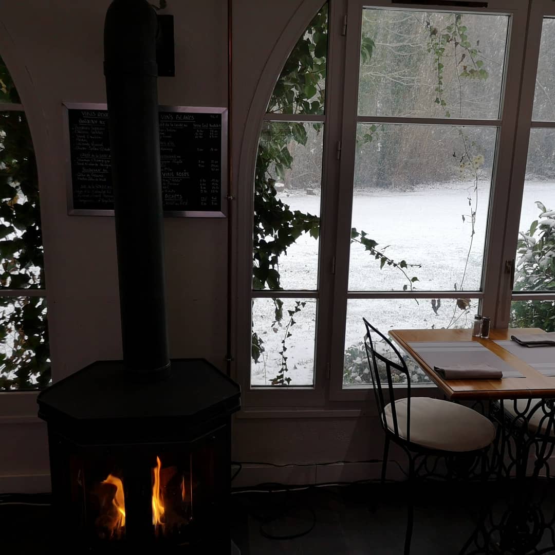LahceneRaphael's tweet photo. Le @pitchandputt95 se couvre de neige. https://t.co/qAMydNt4VN