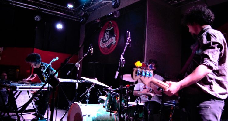 Así vio <a href="/Redaccionatomic/">Redacción Atómica</a> nuestro concierto en <a href="/16_Toneladas/">16 Toneladas</a>. Próxima parada, <a href="/MobyDickClub/">MobyDickClub</a>  redaccionatomica.com/conciertos/un-…