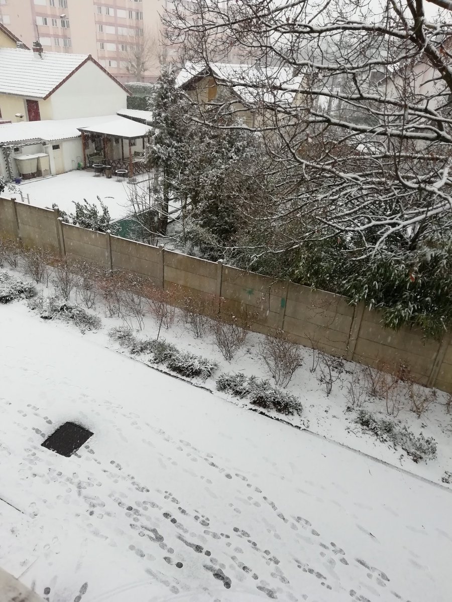 Les québécois doivent se foutre de notre gueule.
#neige en #regionparisienne