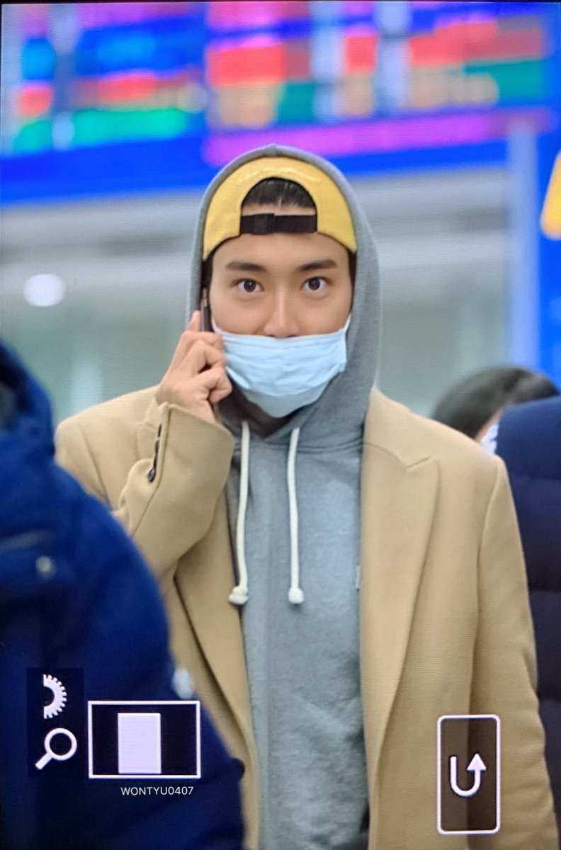 190122 🛬ICN
👀🤩
<a href="/siwonchoi/">Siwon Choi</a> 
​​​#SIWON 
#시원 
#superjunior⁠ ⁠⁠ ⁠⁠ ⁠ 
#슈퍼주니어⁠ ⁠⁠ ⁠⁠
#SMTOWNinChile