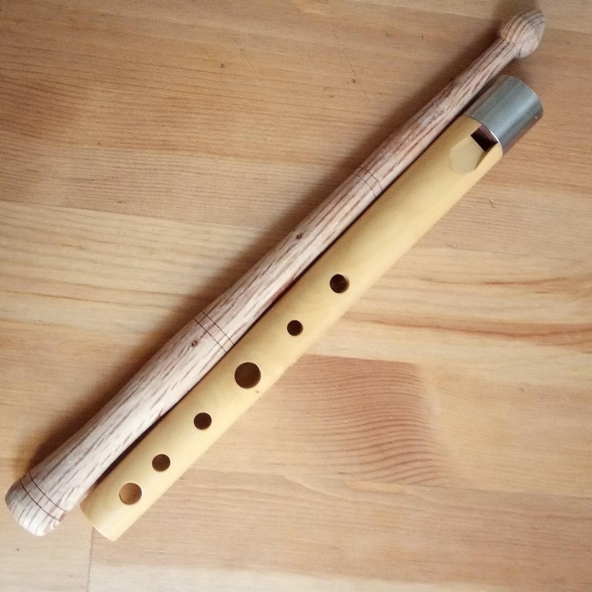 Aquest diumenge 27 de gener a les 12 del migdia a la Plaça Santa Anna de Mataró, acte innagural de la celebració dels 300 anys de la primera referència escrita de flabiol a la ciutat.

#Flabiol300 #flabiol #Flabiolibombo #Flabiolitamborino #Mataró #Culturapopular #tradicions