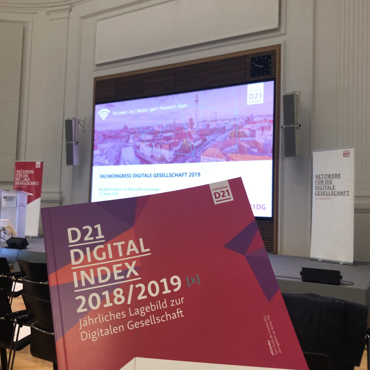 m_anka's tweet photo. #D21DG Super spannende und relevante Insights! Danke @initiatived21 #D21DigitalIndex https://t.co/Yy0UflCLZu