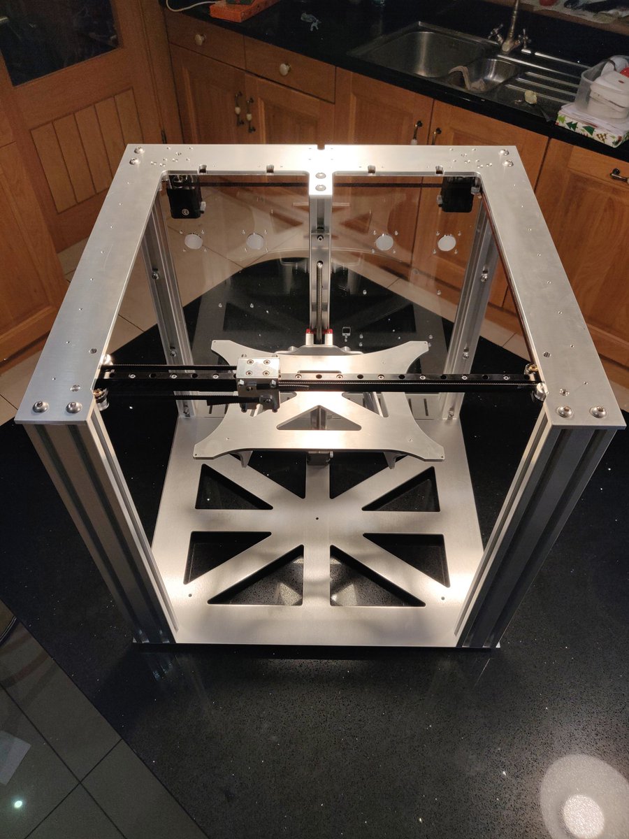 ChrisCarragher7's tweet photo. It's beginning to look like an @E3DOnline #motionsystem now. Will be starting to add the @Duet3D electronics soon. #E3D #toolchanger https://t.co/4Z64wN6vAY