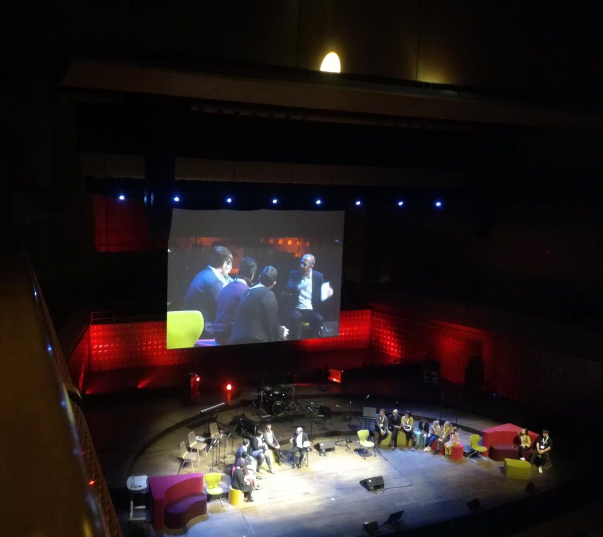 KathOndVla's tweet image. Inzetten op welbevinden én de lat hoog leggen voor élke leerling: beiden zijn perfect te combineren. Dat toonden we met deze getuigenissen van Instituut Maris Stella, De Fontein, BuSO Kids, Sint-Pietersschool, vwo Campus Vijfhoek en THHI Tessenderlo. #genereusambitieus