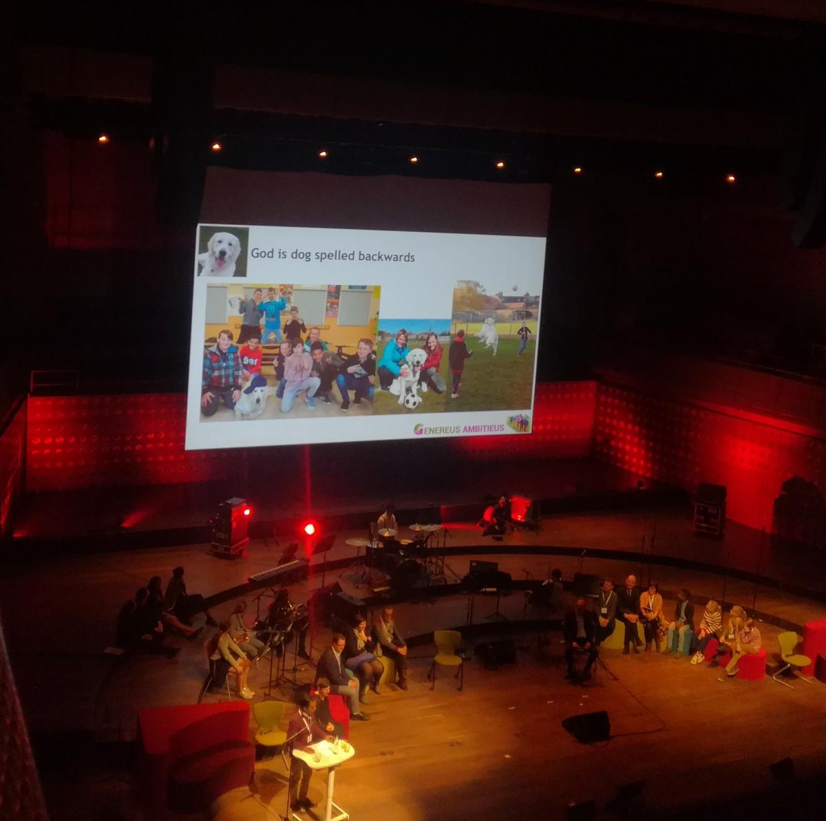 KathOndVla's tweet image. Inzetten op welbevinden én de lat hoog leggen voor élke leerling: beiden zijn perfect te combineren. Dat toonden we met deze getuigenissen van Instituut Maris Stella, De Fontein, BuSO Kids, Sint-Pietersschool, vwo Campus Vijfhoek en THHI Tessenderlo. #genereusambitieus