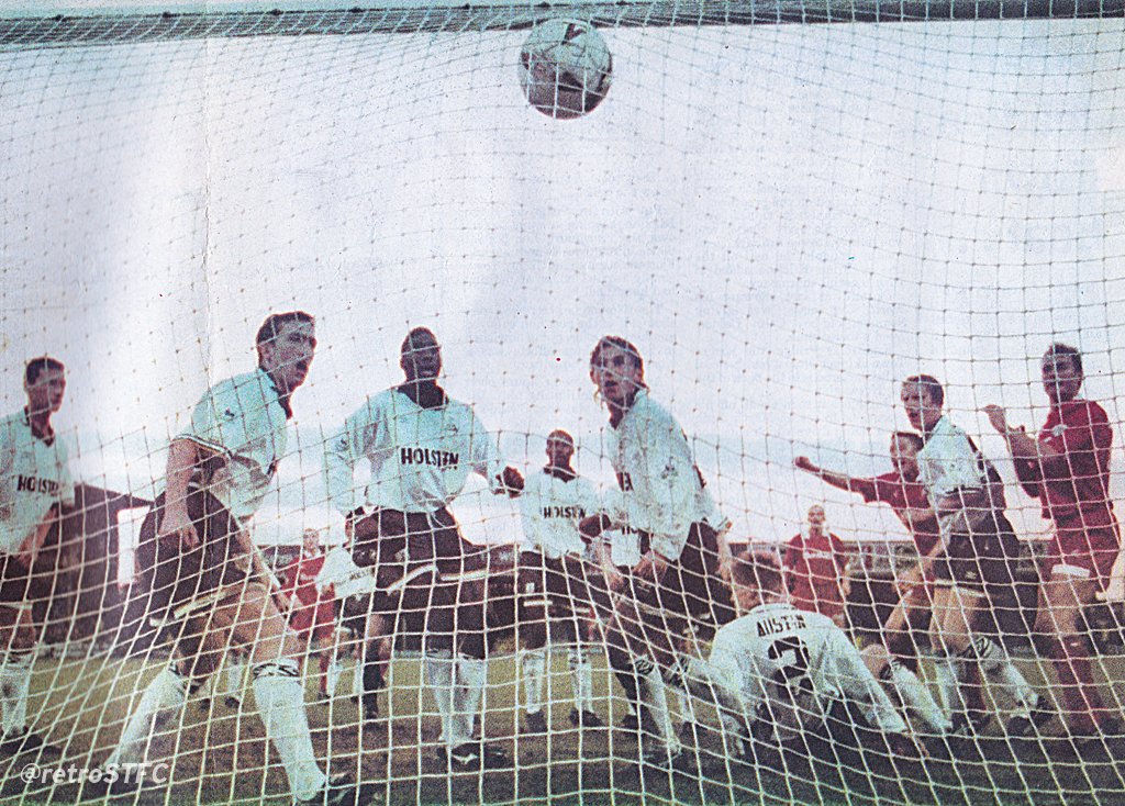 📸 Horror on the face of the #Spurs defence as Adrian Whitbread nets #Swindon's late winner in this famous #PremierLeague encounter. The Town came back from 0-1 down to beat #Tottenham 2-1 at the County Ground #OnThisDay in 1994 💪👏

#STFC