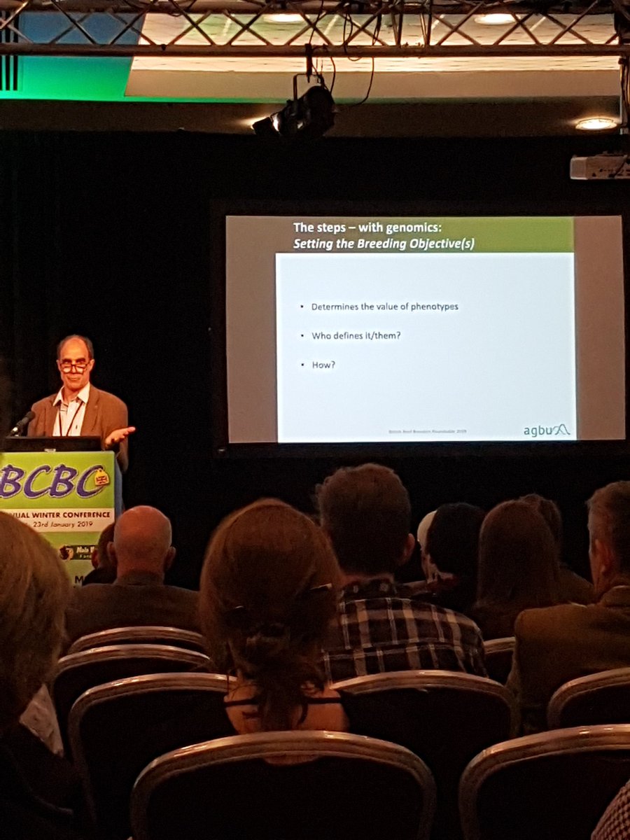 Defining the breeding objective is even more important in the #genomics era... because it puts a value on the data records/ genotypes! @CattleBreeders  Rob Banks @AGBU_GENE