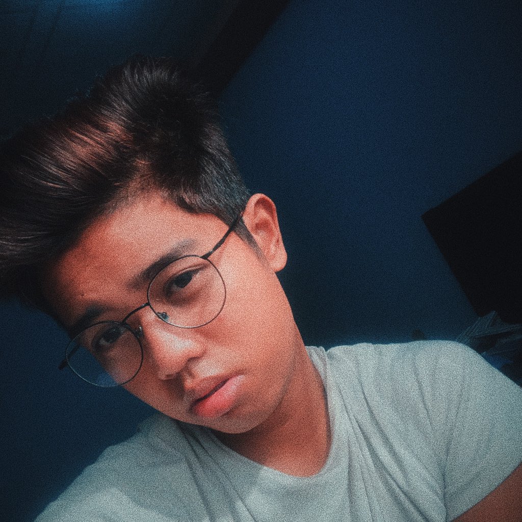 jadhzxc's tweet photo. 1 or 2? hmmmmMmmmMmmmMmm https://t.co/LbLqitAv4S